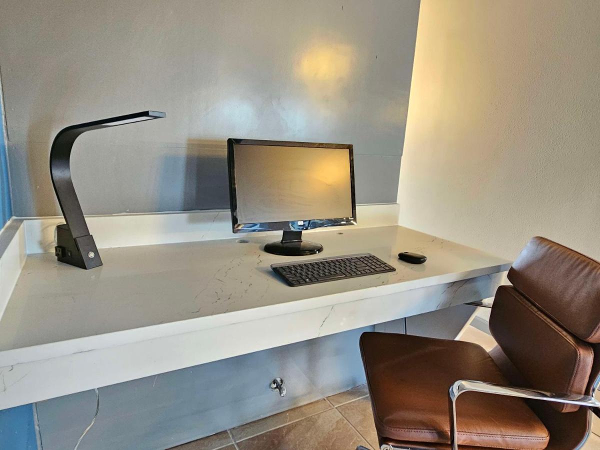 Surestay Studio By Best Western Виктория Экстерьер фото